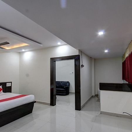 Collection O 38566 Mk Hotel And Lodge Gulbarga Ngoại thất bức ảnh