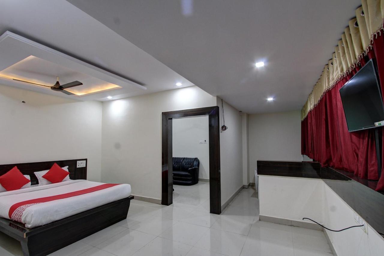 Collection O 38566 Mk Hotel And Lodge Gulbarga Ngoại thất bức ảnh